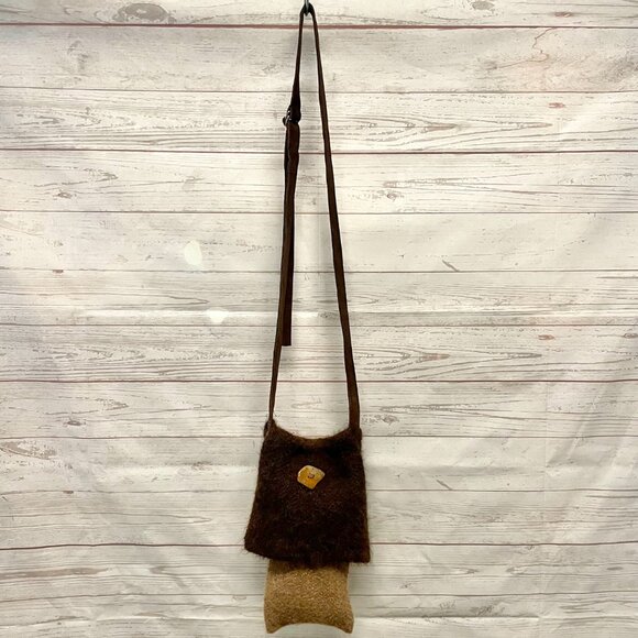 Alpaca crossbody bag with suede leather strap - Picture 2 of 12